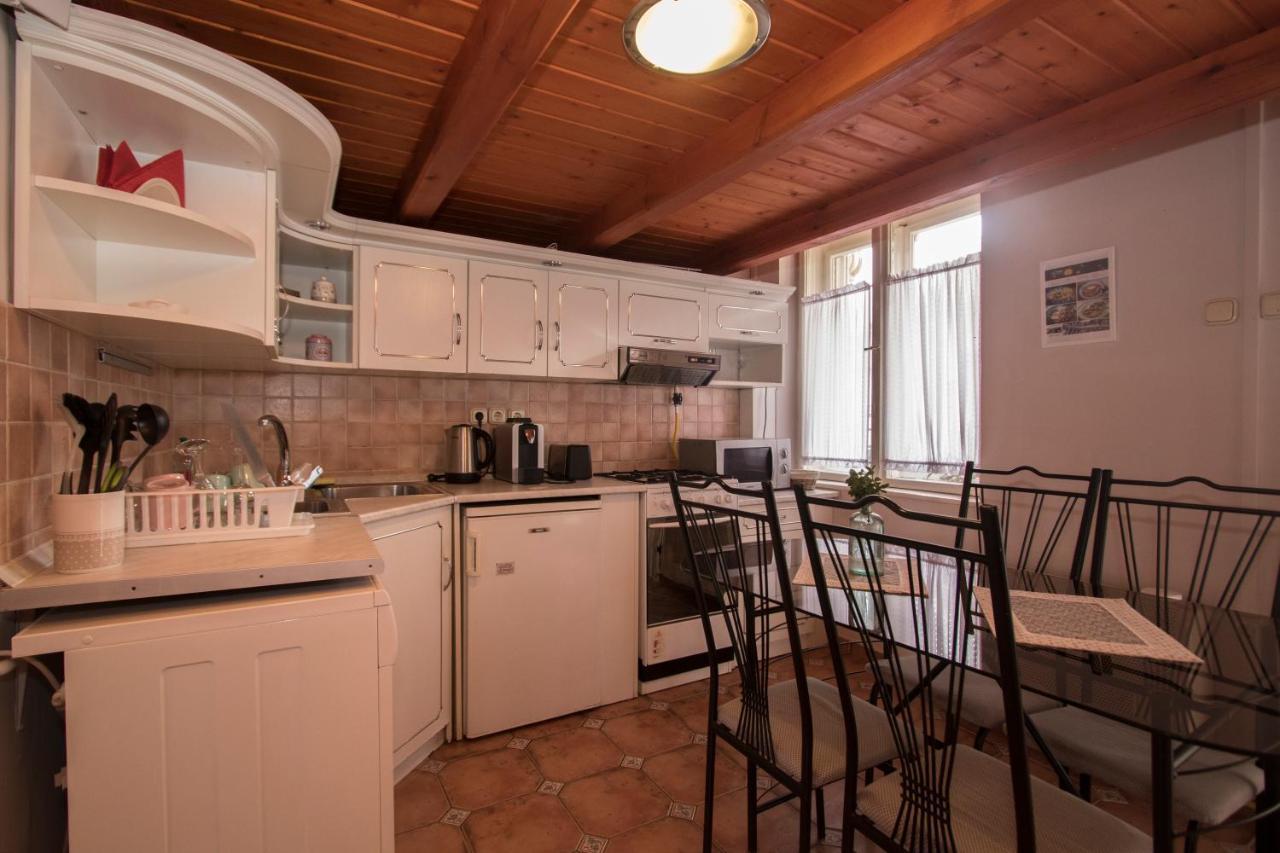 מישקולץ Belvarosi Vintage Apartman A Setaloutcan מראה חיצוני תמונה