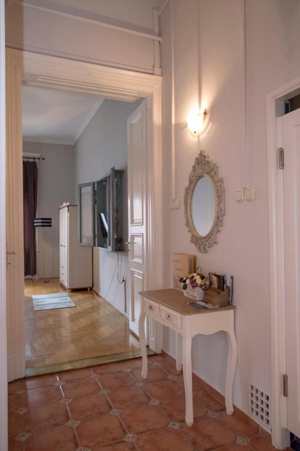 מישקולץ Belvarosi Vintage Apartman A Setaloutcan מראה חיצוני תמונה