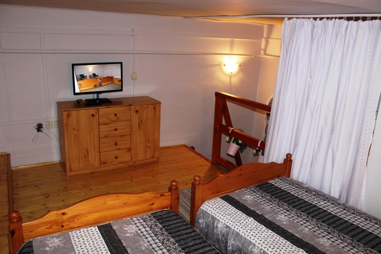 מישקולץ Belvarosi Vintage Apartman A Setaloutcan מראה חיצוני תמונה